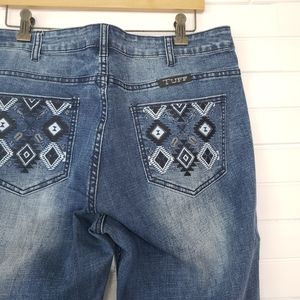 Cowgirl Tuff Embroidered Pocket Festive Jeans 33/35